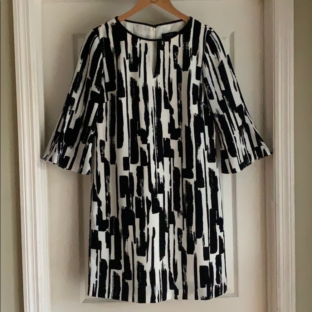 👗Pretty Tahari black and white dress